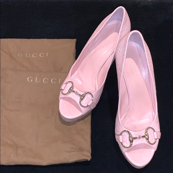 Gucci Heels - Picture 1 of 16